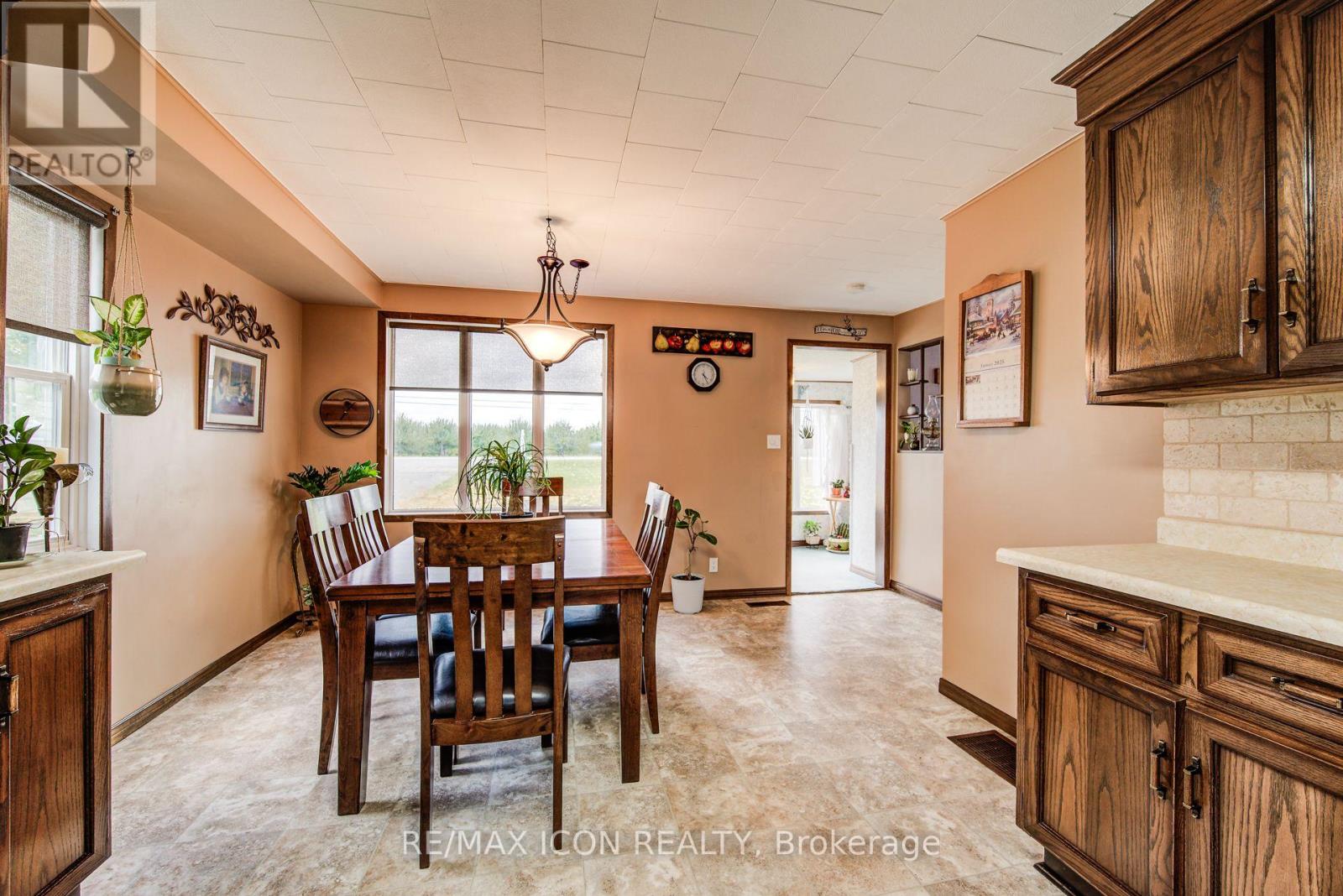 1301 Lobsinger Line, Woolwich, Ontario  N2J 4G8 - Photo 9 - X12488678