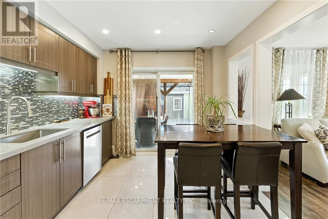 7764 Sycamore Drive, Niagara Falls, Ontario  L2H 0N6 - Photo 18 - X12488738