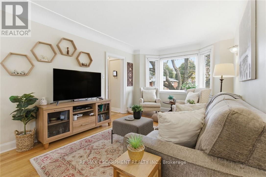 76 East 15th Street, Hamilton, Ontario  L9A 4E9 - Photo 10 - X12488758