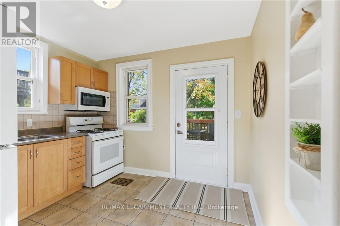 76 East 15th Street, Hamilton, Ontario  L9A 4E9 - Photo 17 - X12488758