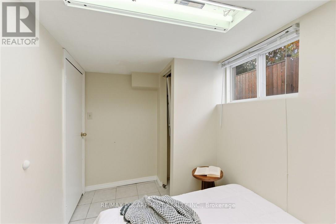 76 East 15th Street, Hamilton, Ontario  L9A 4E9 - Photo 27 - X12488758