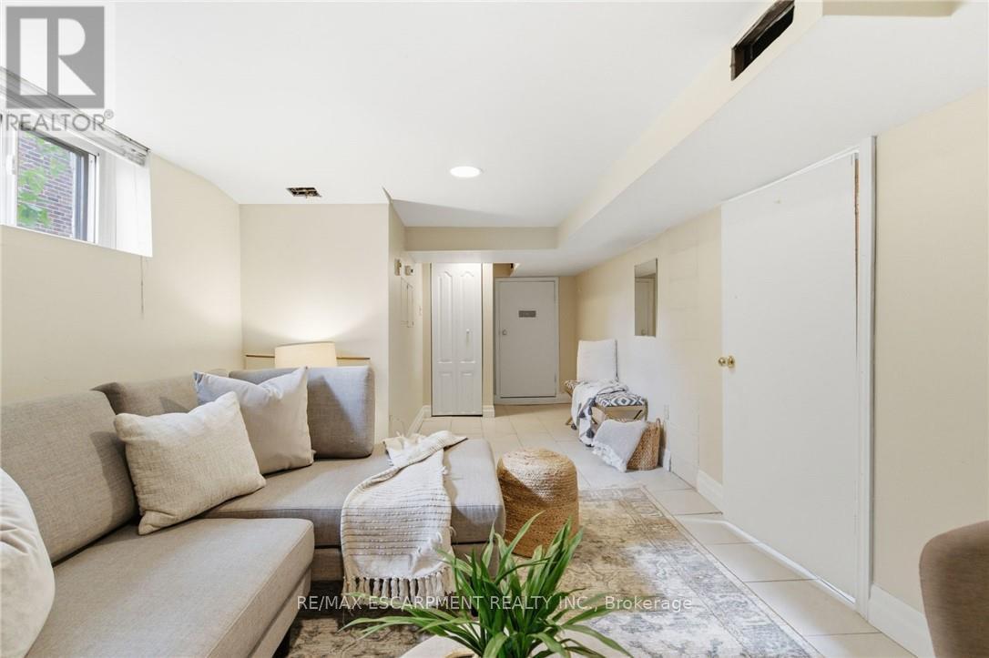 76 East 15th Street, Hamilton, Ontario  L9A 4E9 - Photo 31 - X12488758