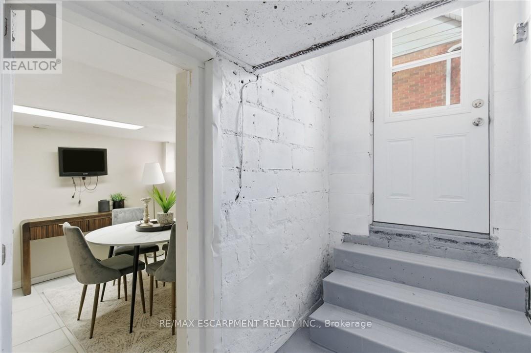 76 East 15th Street, Hamilton, Ontario  L9A 4E9 - Photo 33 - X12488758