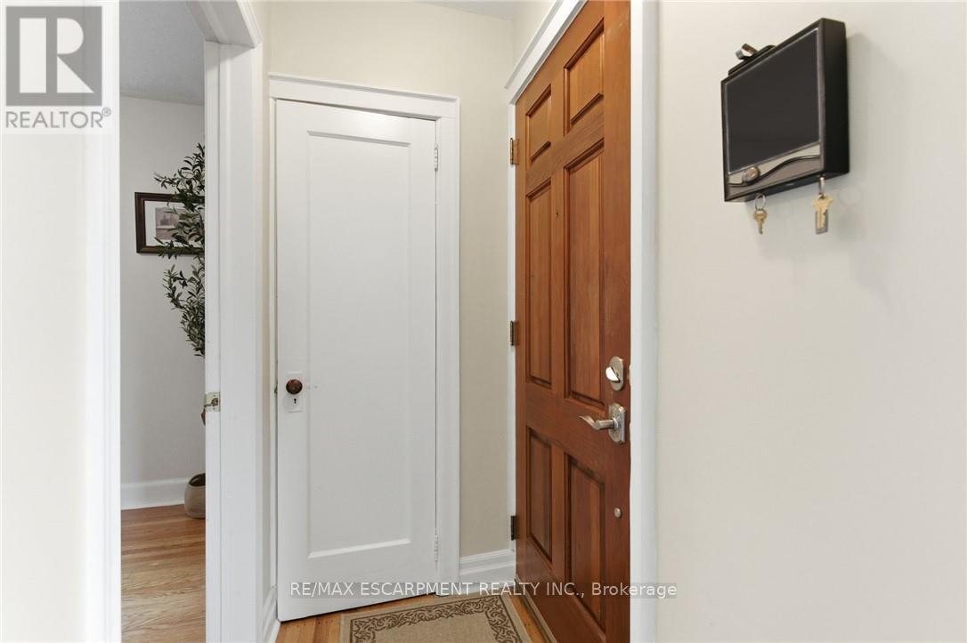 76 East 15th Street, Hamilton, Ontario  L9A 4E9 - Photo 6 - X12488758