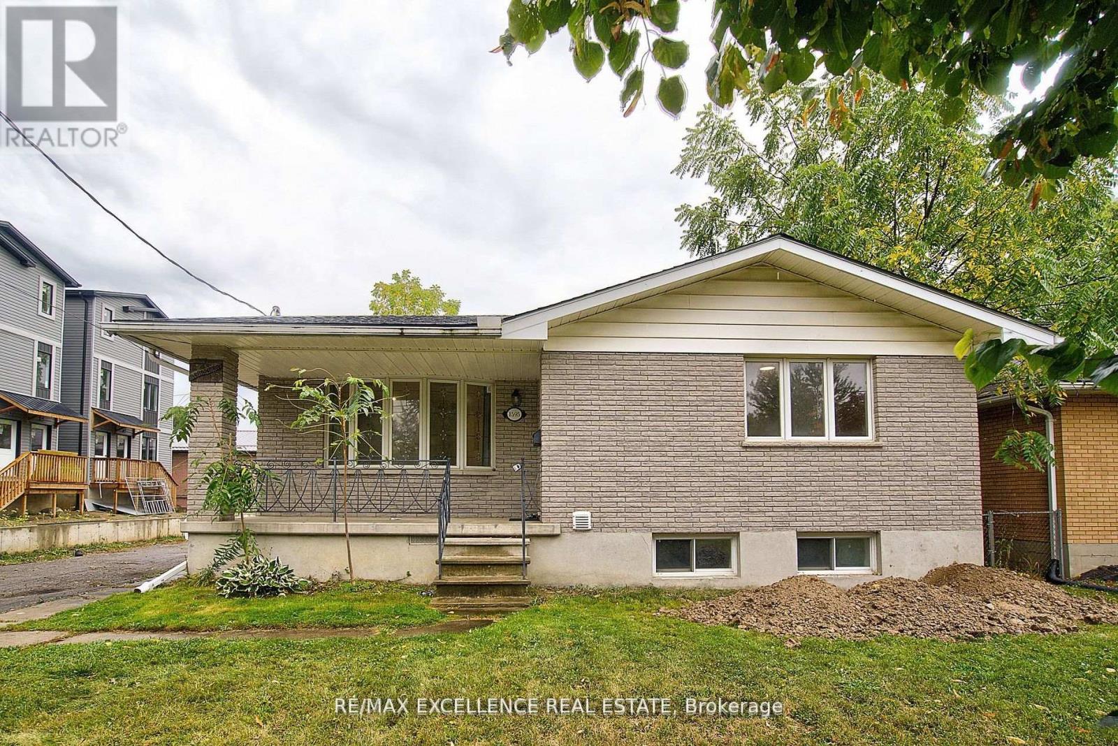 1595 BORDEN STREET, London East, Ontario