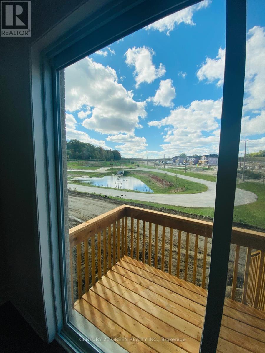 283 Rosenberg Way, Kitchener, Ontario  N2R 0S9 - Photo 7 - X12488944