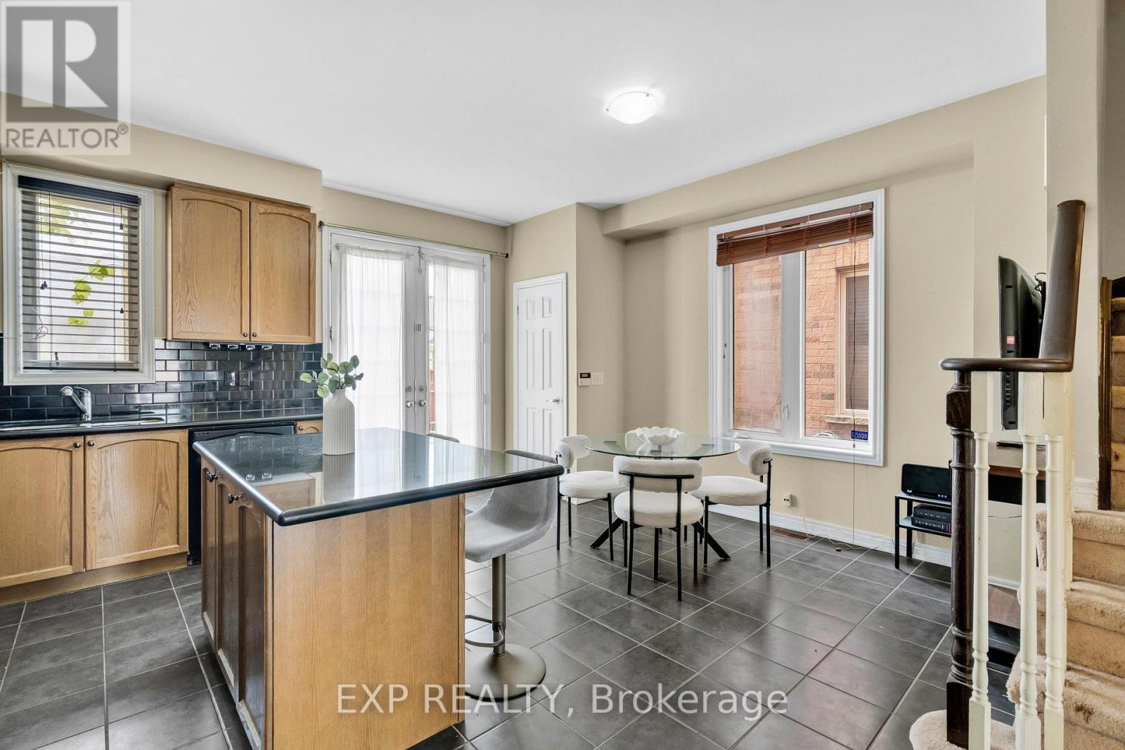 25 Abberley Street, Markham, Ontario  L6B 0N2 - Photo 8 - N12488376