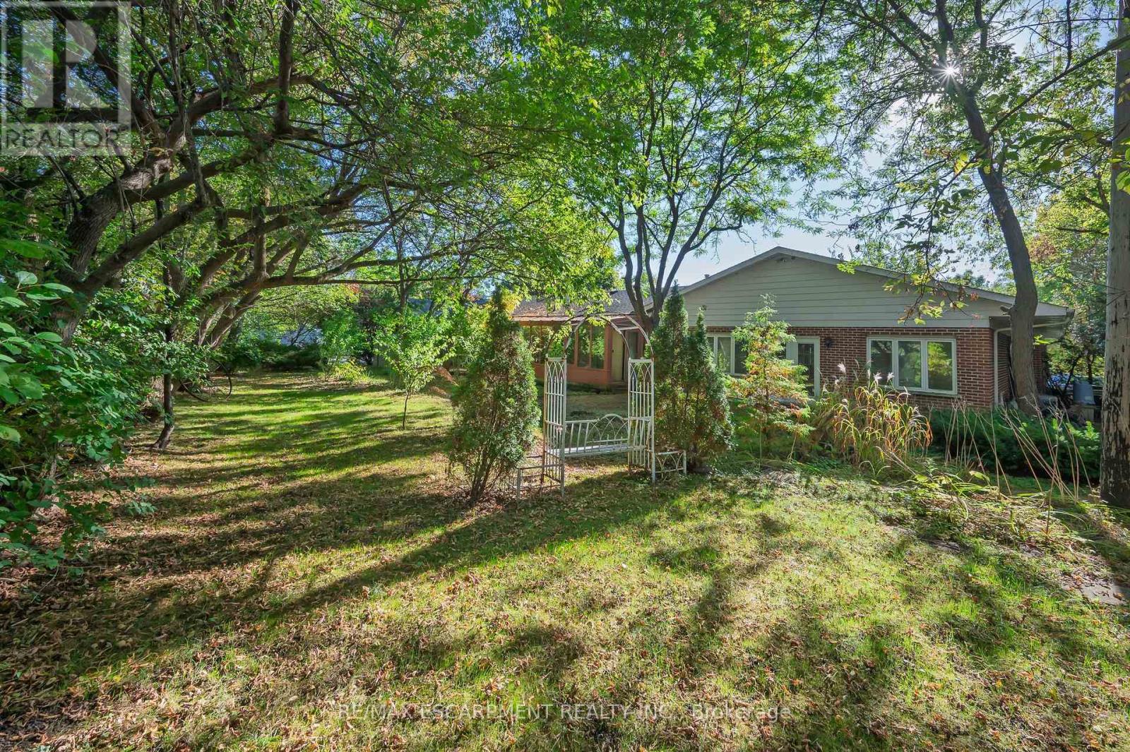 1411 Beaufort Drive, Burlington, Ontario  L7P 4V8 - Photo 33 - W12487870