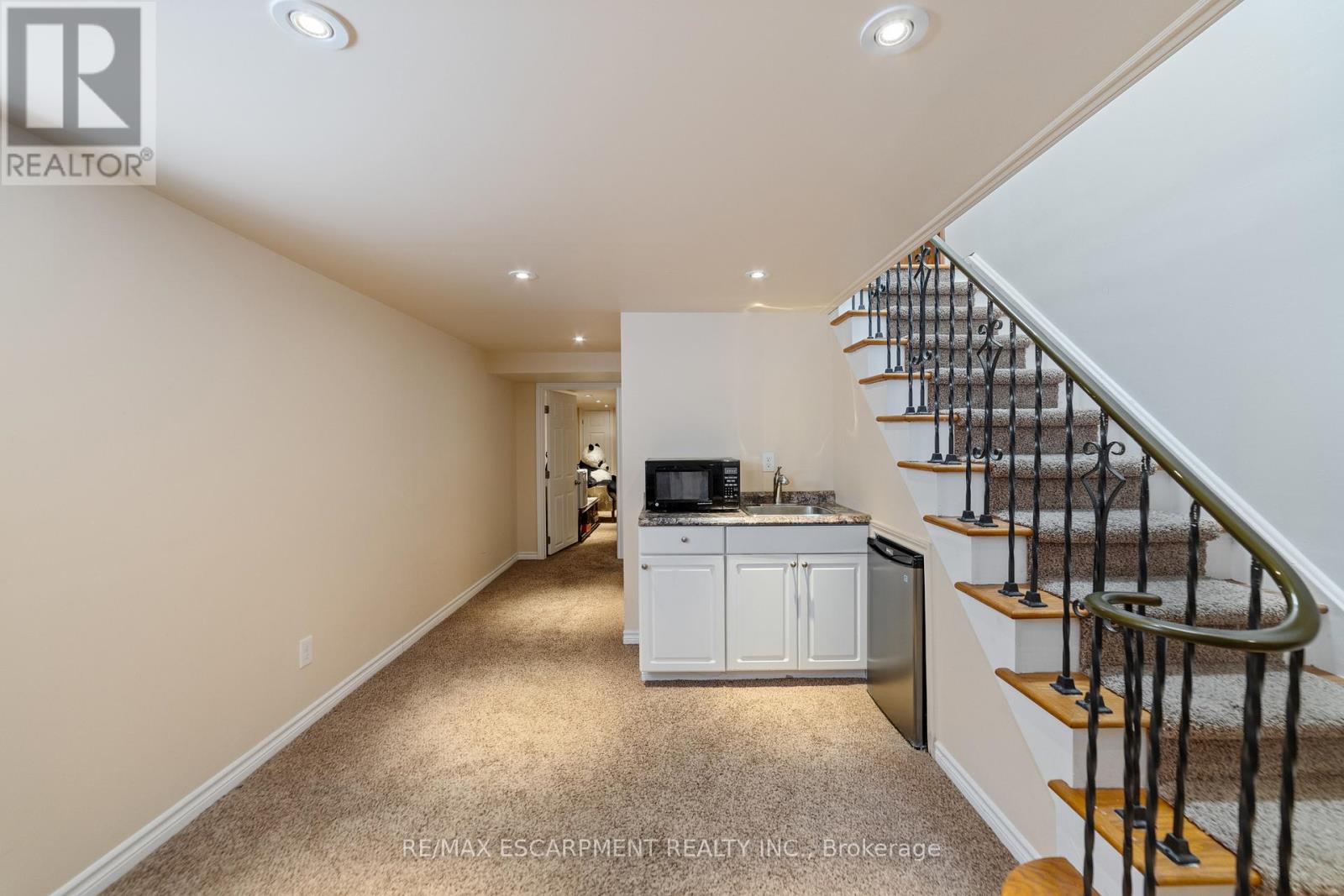 1411 Beaufort Drive, Burlington, Ontario  L7P 4V8 - Photo 25 - W12487870