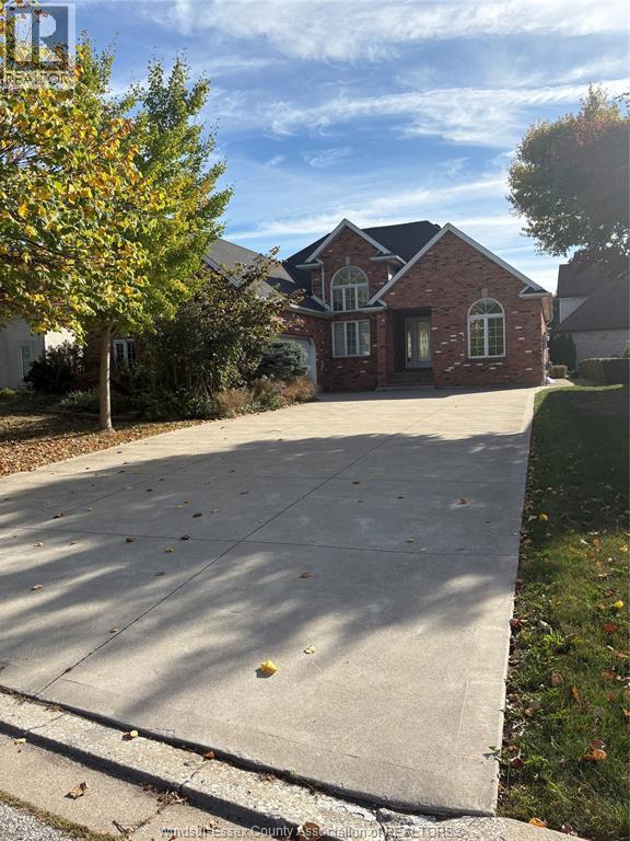 823 LAKE SHORE DRIVE, windsor, Ontario