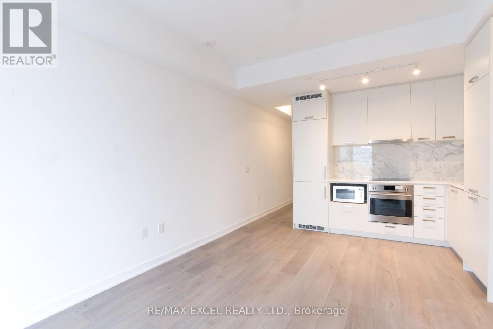 1102 - 38 Honeycrisp Crescent, Vaughan, Ontario  L4K 0M8 - Photo 13 - N12488986