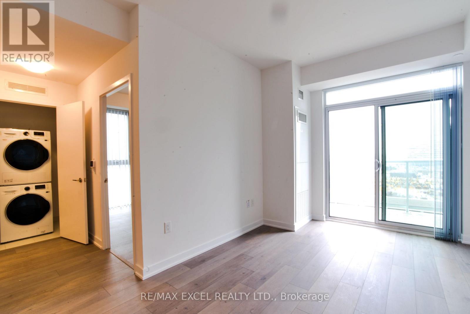 1102 - 38 Honeycrisp Crescent, Vaughan, Ontario  L4K 0M8 - Photo 9 - N12488986