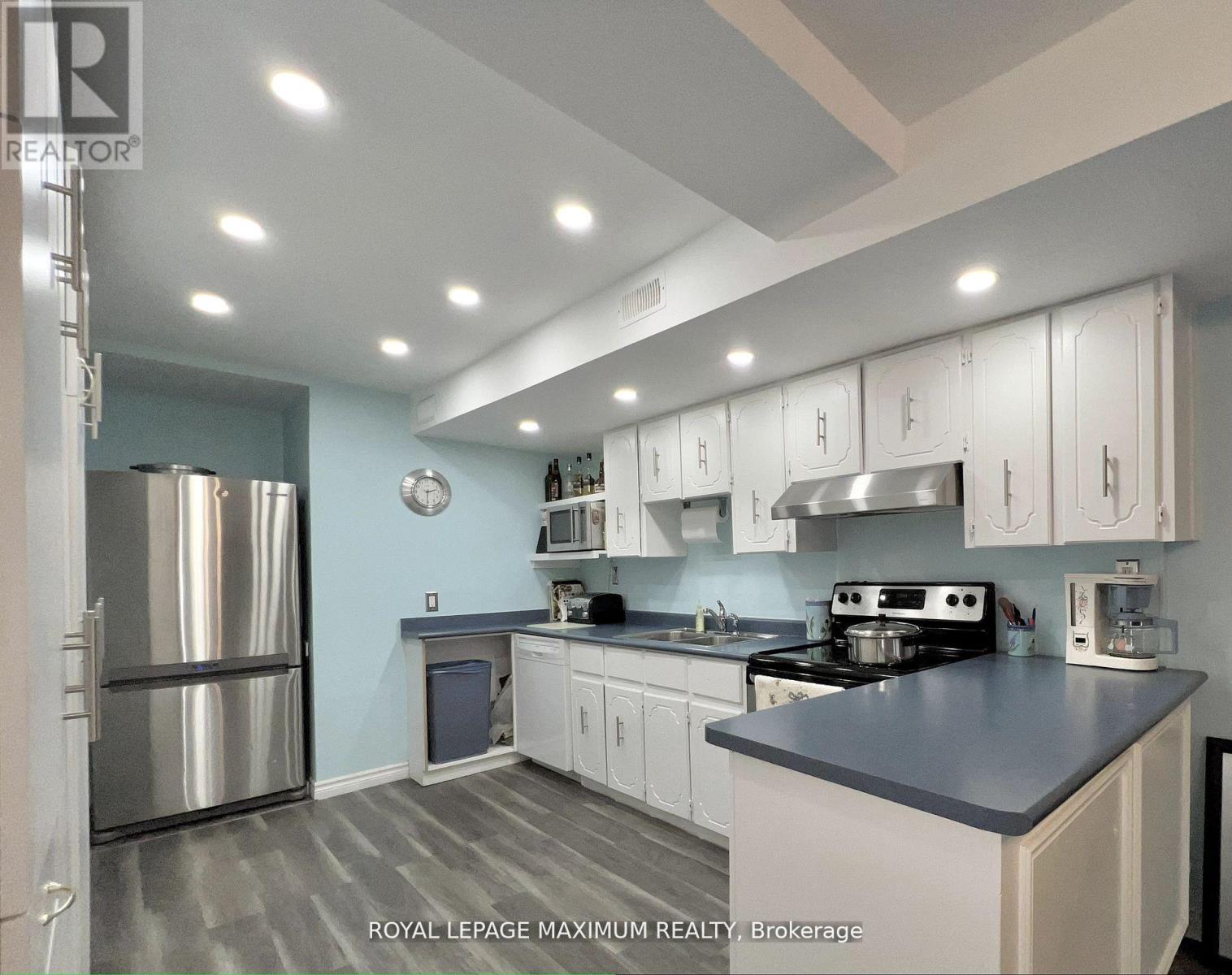 899 Pape Avenue, Toronto, Ontario  M4K 3V1 - Photo 14 - E12487260