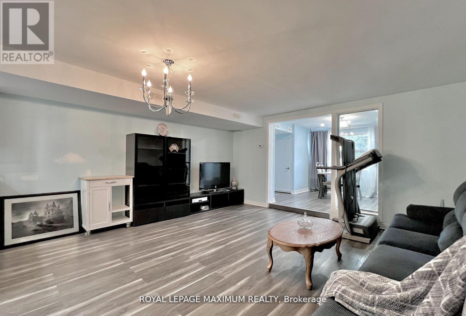 899 Pape Avenue, Toronto, Ontario  M4K 3V1 - Photo 17 - E12487260