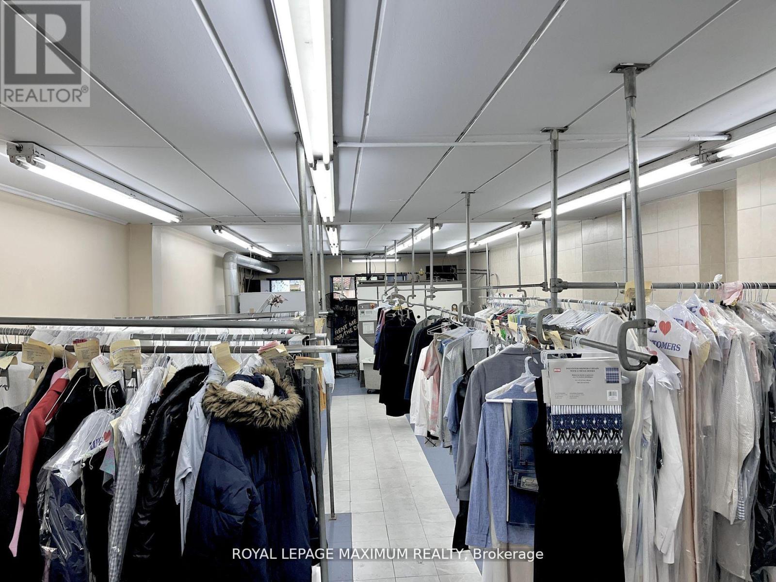 899 Pape Avenue, Toronto, Ontario  M4K 3V1 - Photo 8 - E12487260