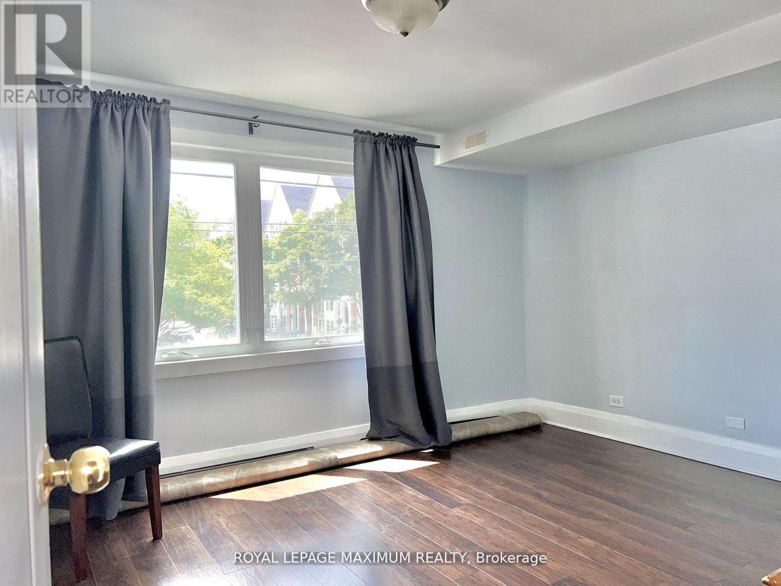 899 Pape Avenue, Toronto, Ontario  M4K 3V1 - Photo 5 - E12487260