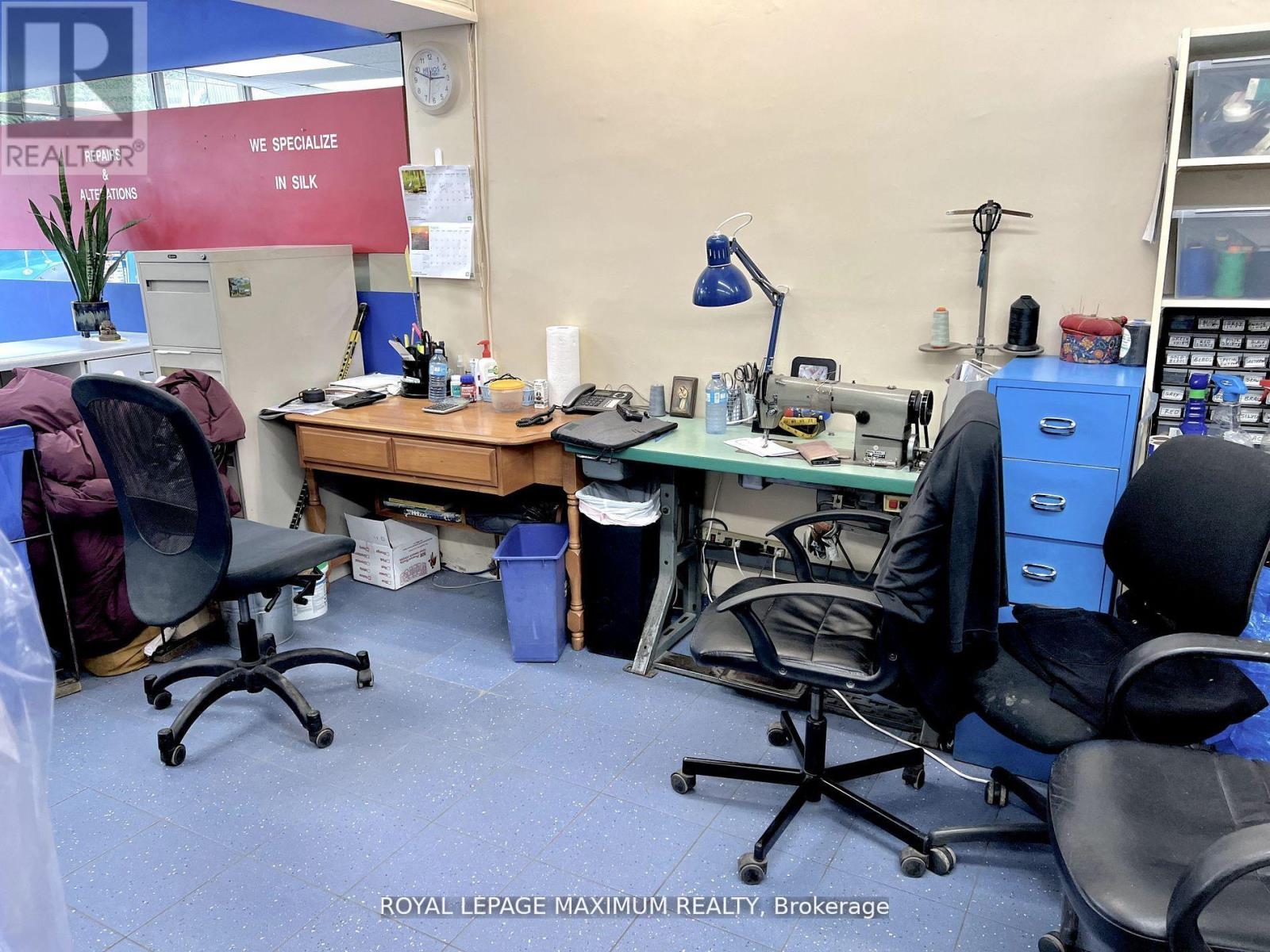 899 Pape Avenue, Toronto, Ontario  M4K 3V1 - Photo 9 - E12487260