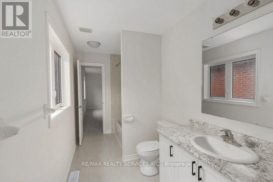 106 Palace Street, Thorold, Ontario  L2V 0N3 - Photo 17 - X12437532