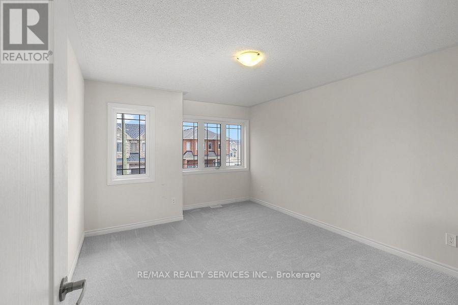 106 Palace Street, Thorold, Ontario  L2V 0N3 - Photo 18 - X12437532