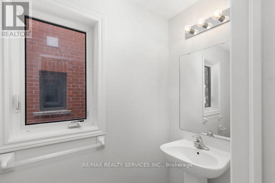 106 Palace Street, Thorold, Ontario  L2V 0N3 - Photo 8 - X12437532