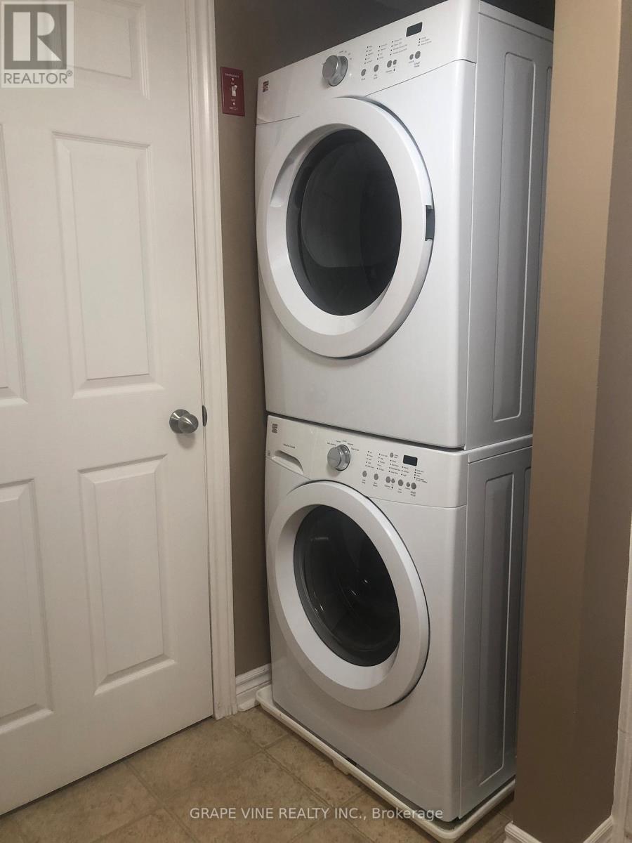 35 Cloverloft Court, Ottawa, Ontario  K2S 1T3 - Photo 12 - X12489010