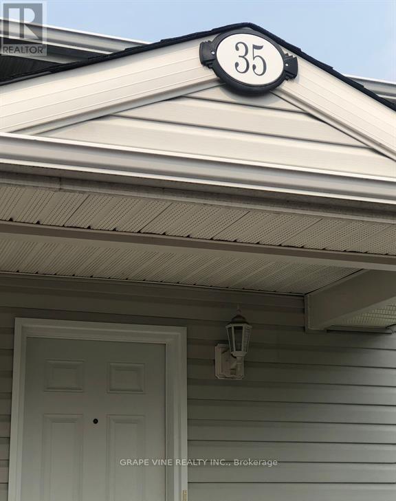 35 Cloverloft Court, Ottawa, Ontario  K2S 1T3 - Photo 3 - X12489010