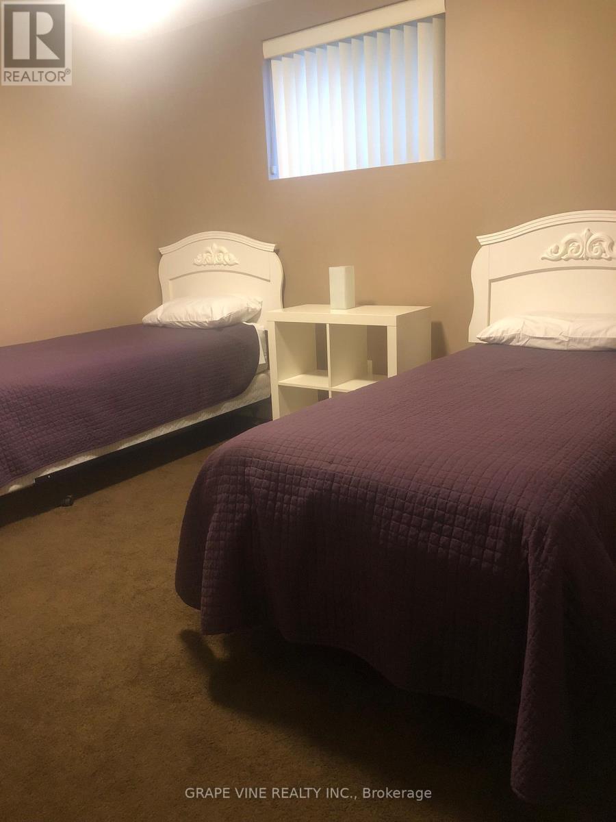 35 Cloverloft Court, Ottawa, Ontario  K2S 1T3 - Photo 4 - X12489010