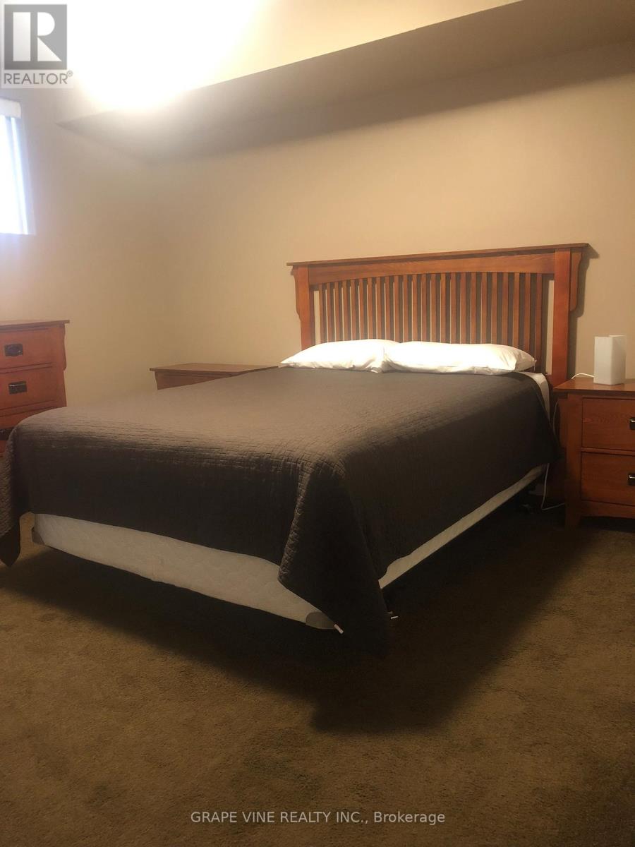 35 Cloverloft Court, Ottawa, Ontario  K2S 1T3 - Photo 6 - X12489010