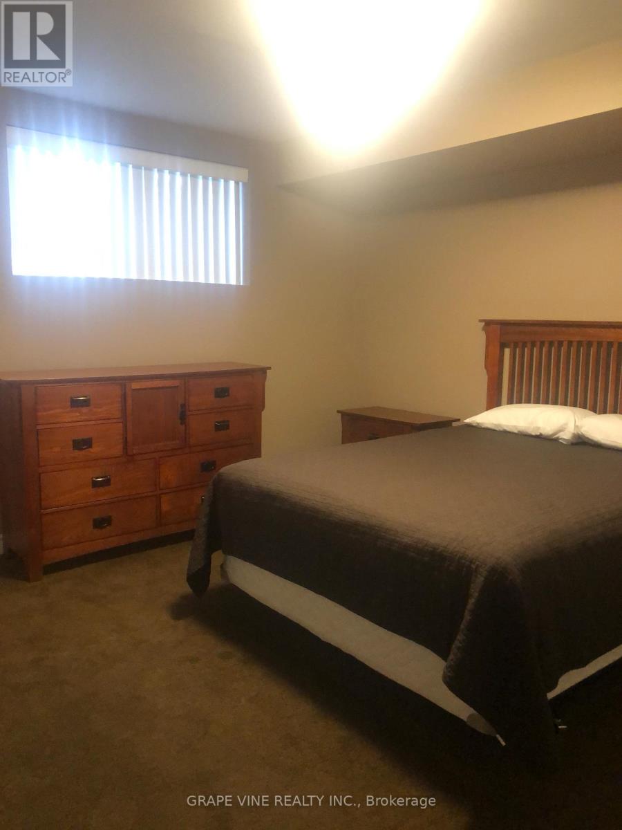 35 Cloverloft Court, Ottawa, Ontario  K2S 1T3 - Photo 7 - X12489010