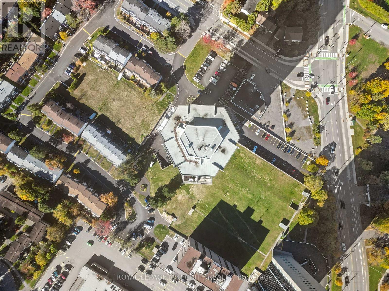 1201 - 900 Dynes Road, Ottawa, Ontario  K2C 3L6 - Photo 36 - X12489034