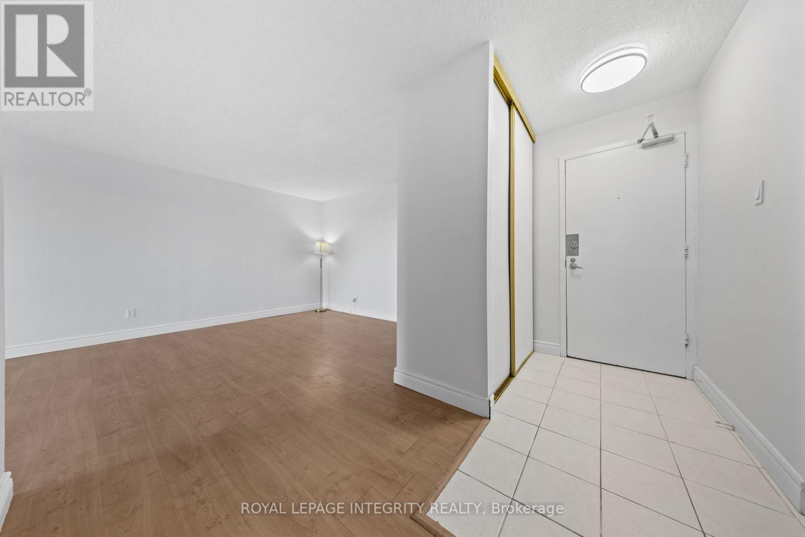 1201 - 900 Dynes Road, Ottawa, Ontario  K2C 3L6 - Photo 8 - X12489034