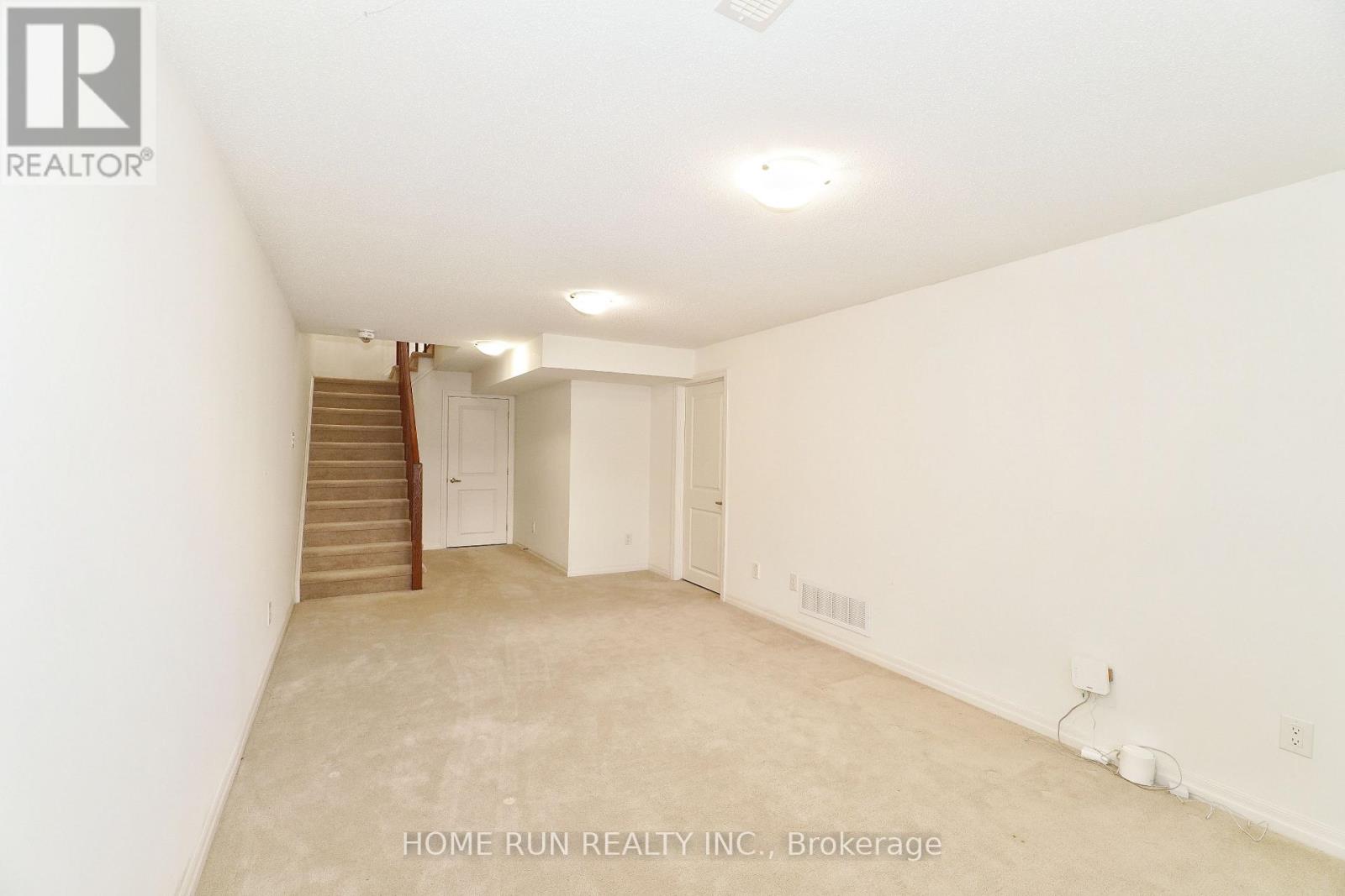 118 Overberg Way, Ottawa, Ontario  K2S 0V9 - Photo 35 - X12489036