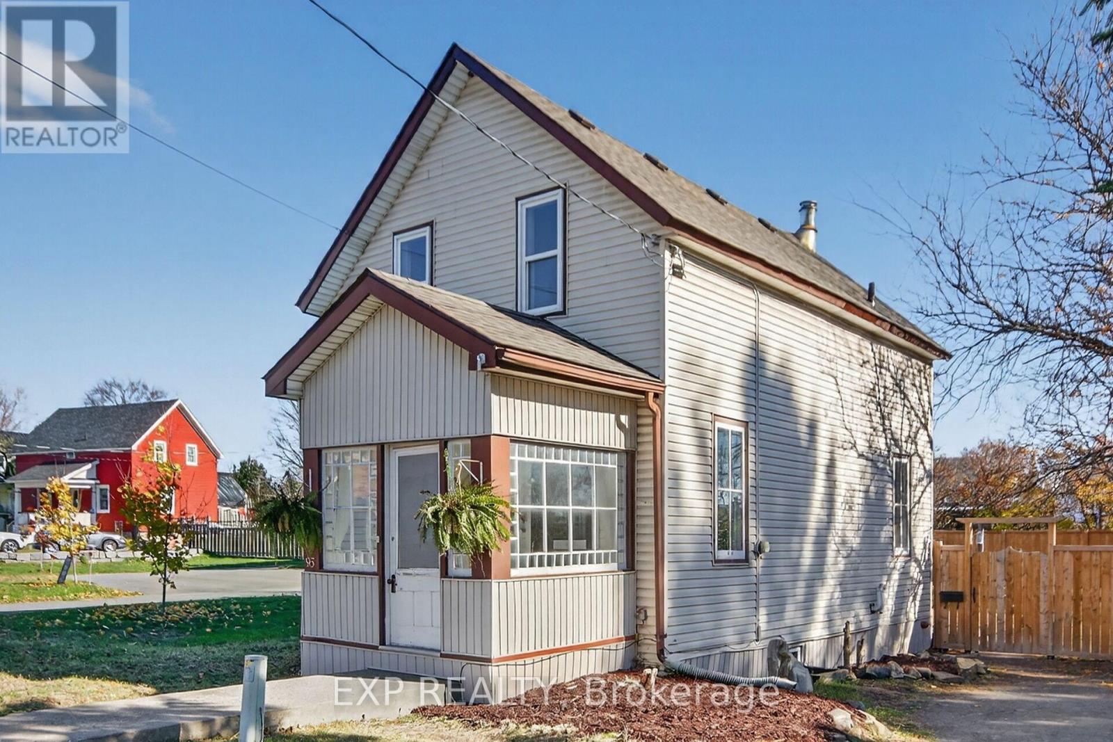 95 Main Street E, Mississippi Mills, Ontario  K0A 1A0 - Photo 2 - X12489082