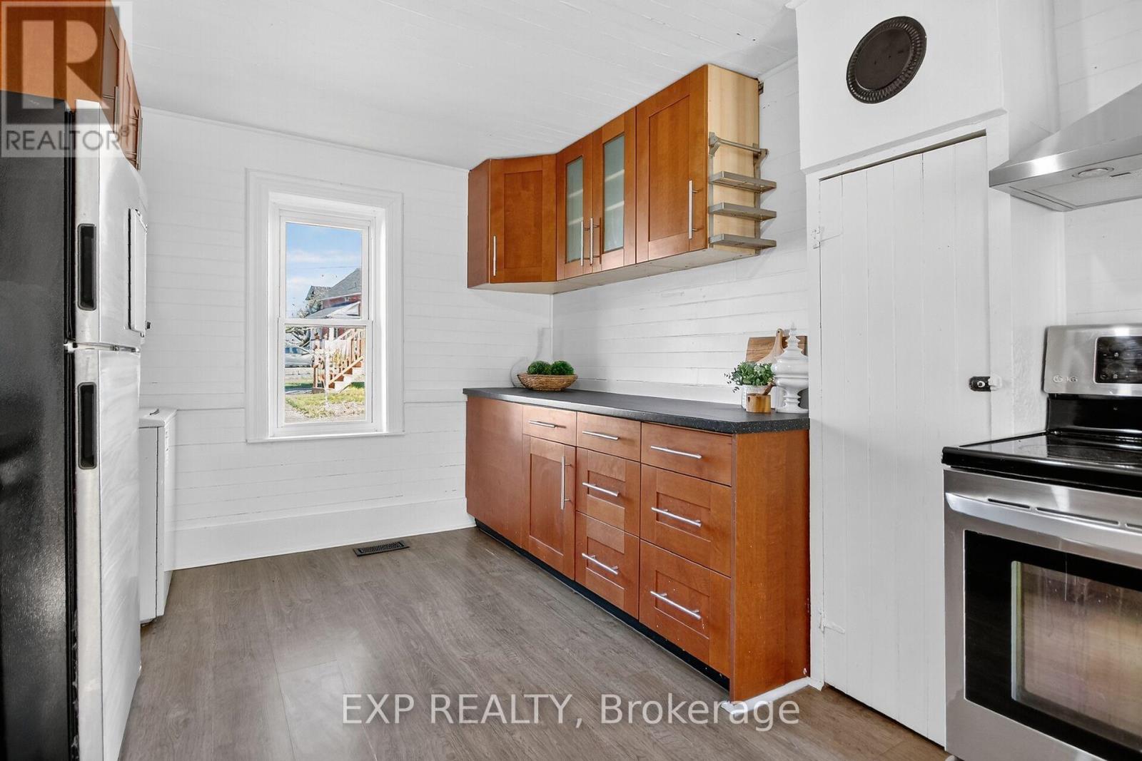 95 Main Street E, Mississippi Mills, Ontario  K0A 1A0 - Photo 20 - X12489082