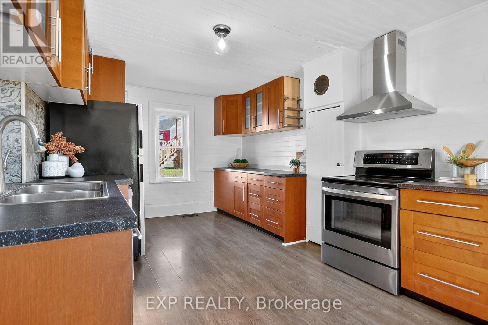 95 Main Street E, Mississippi Mills, Ontario  K0A 1A0 - Photo 21 - X12489082