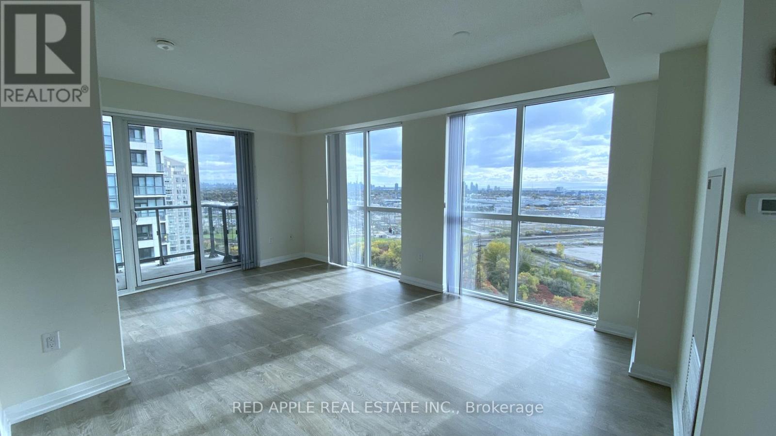 50 Thomas Riley Road, Toronto, Ontario  M9B 0C5 - Photo 10 - W12488962