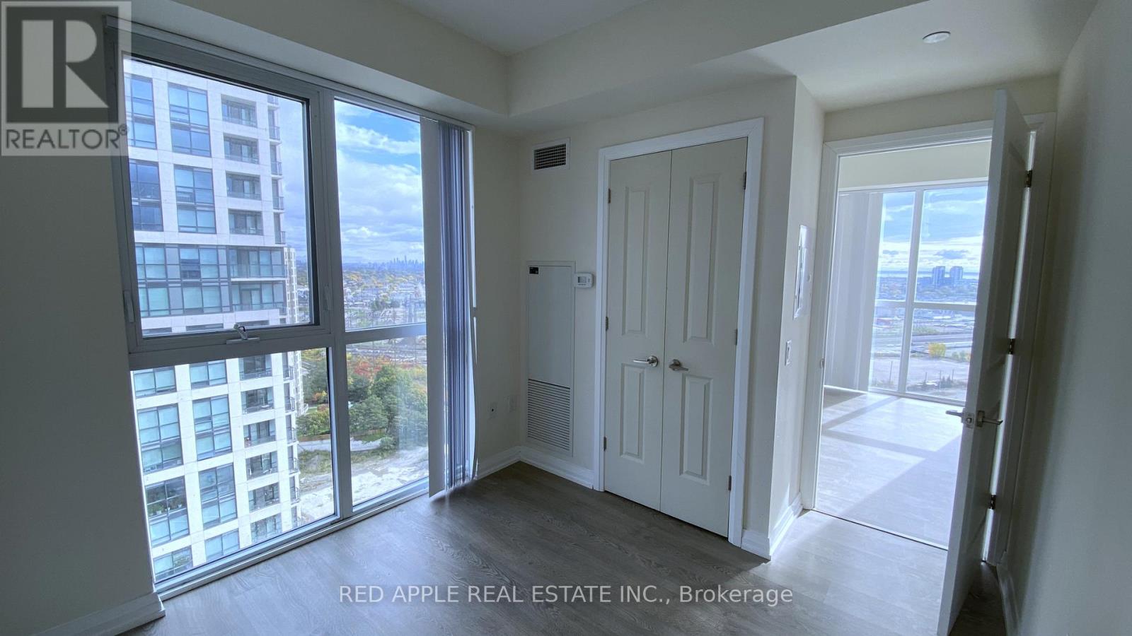 50 Thomas Riley Road, Toronto, Ontario  M9B 0C5 - Photo 11 - W12488962