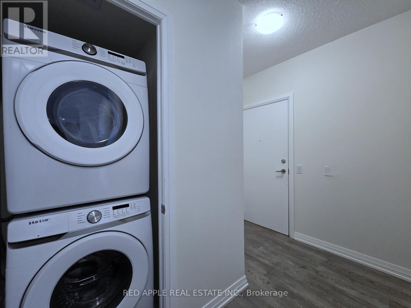 50 Thomas Riley Road, Toronto, Ontario  M9B 0C5 - Photo 4 - W12488962