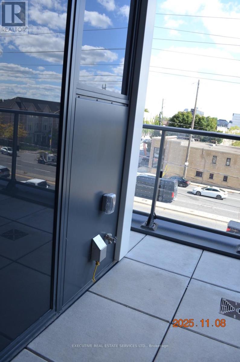 219 - 1007 The Queensway W, Toronto, Ontario  M8Z 0H4 - Photo 4 - W12488978