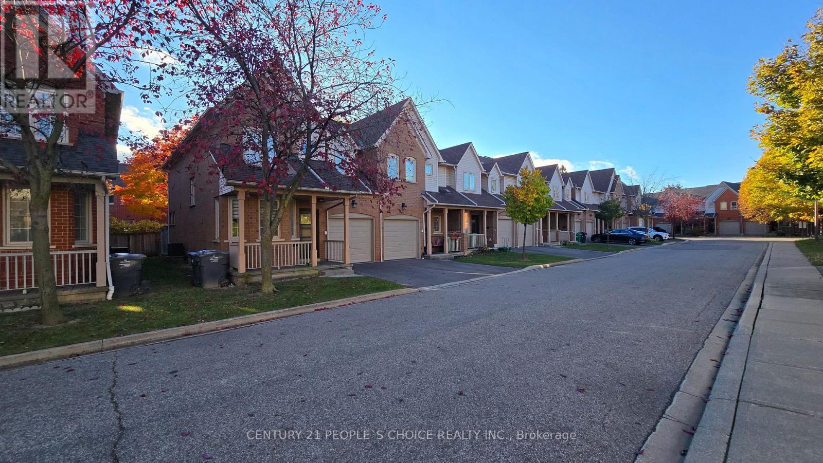 79 - 5223 Fairford Crescent, Mississauga, Ontario  L5V 2M6 - Photo 2 - W12488982