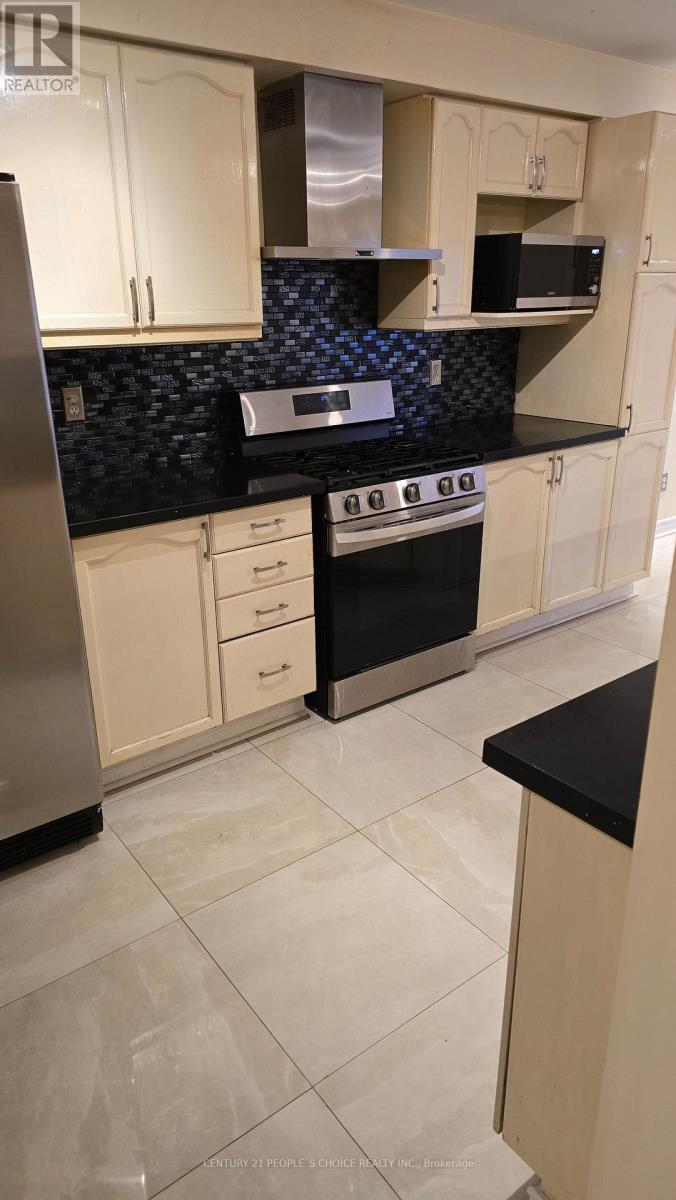 79 - 5223 Fairford Crescent, Mississauga, Ontario  L5V 2M6 - Photo 4 - W12488982