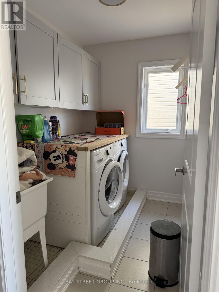 Master Bedroom - 51 Dominion Crescent, Niagara-On-The-Lake (St. Davids), Ontario  L0S 1P0 - Photo 11 - X12489040