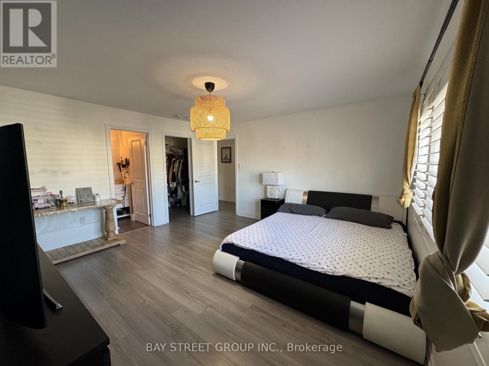 Master Bedroom - 51 Dominion Crescent, Niagara-On-The-Lake (St. Davids), Ontario  L0S 1P0 - Photo 7 - X12489040