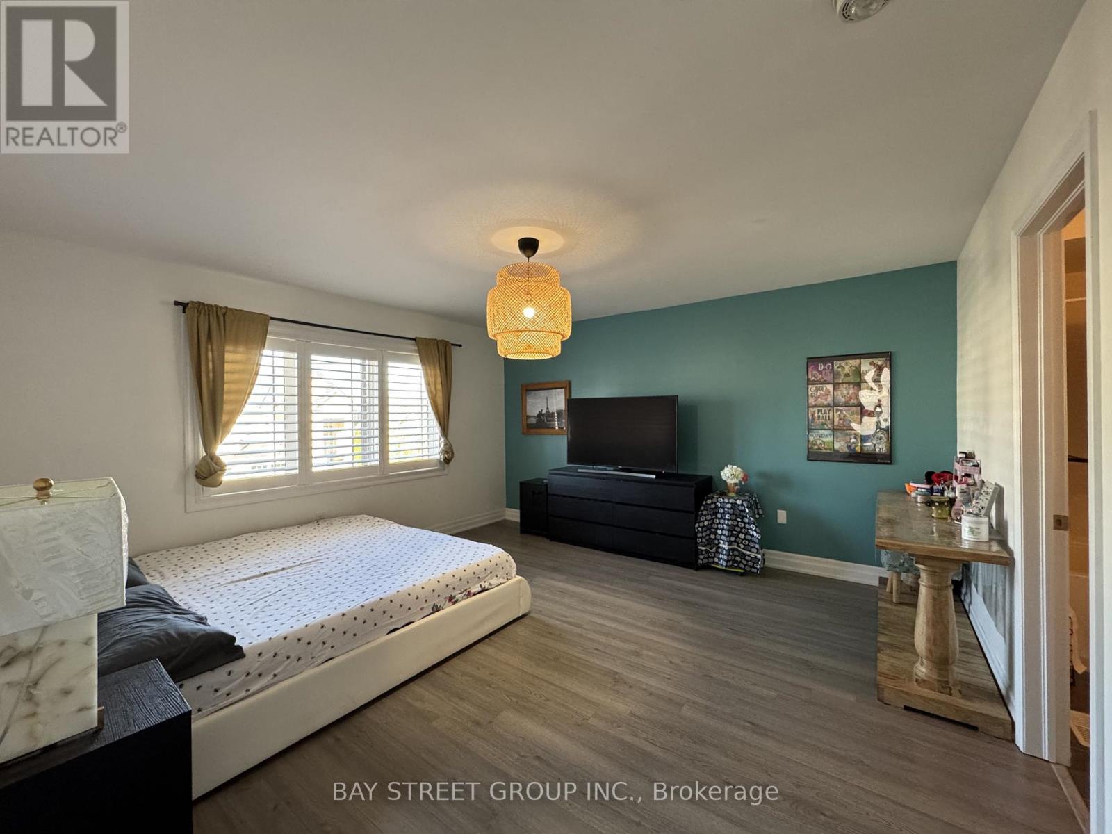 Master Bedroom - 51 Dominion Crescent, Niagara-On-The-Lake (St. Davids), Ontario  L0S 1P0 - Photo 8 - X12489040