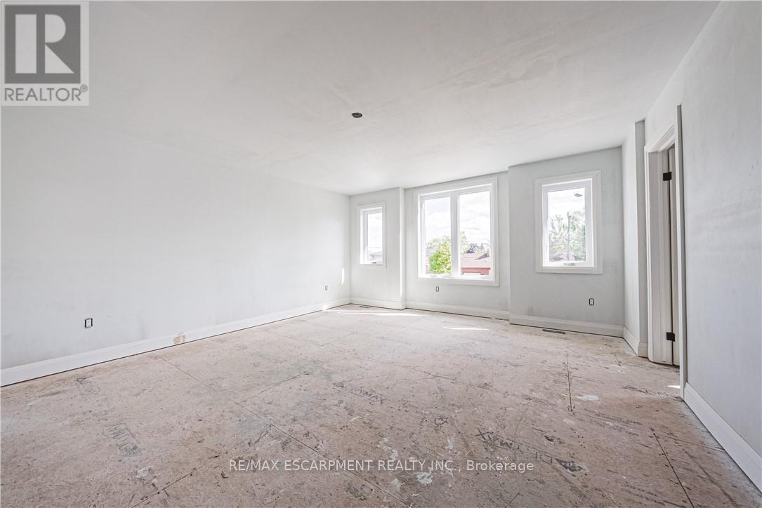 39 Norwich Road, Hamilton, Ontario  L8E 1Z7 - Photo 12 - X12489004