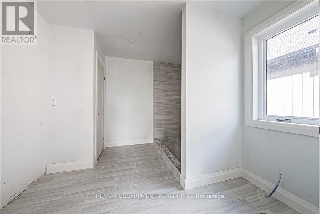 39 Norwich Road, Hamilton, Ontario  L8E 1Z7 - Photo 13 - X12489004