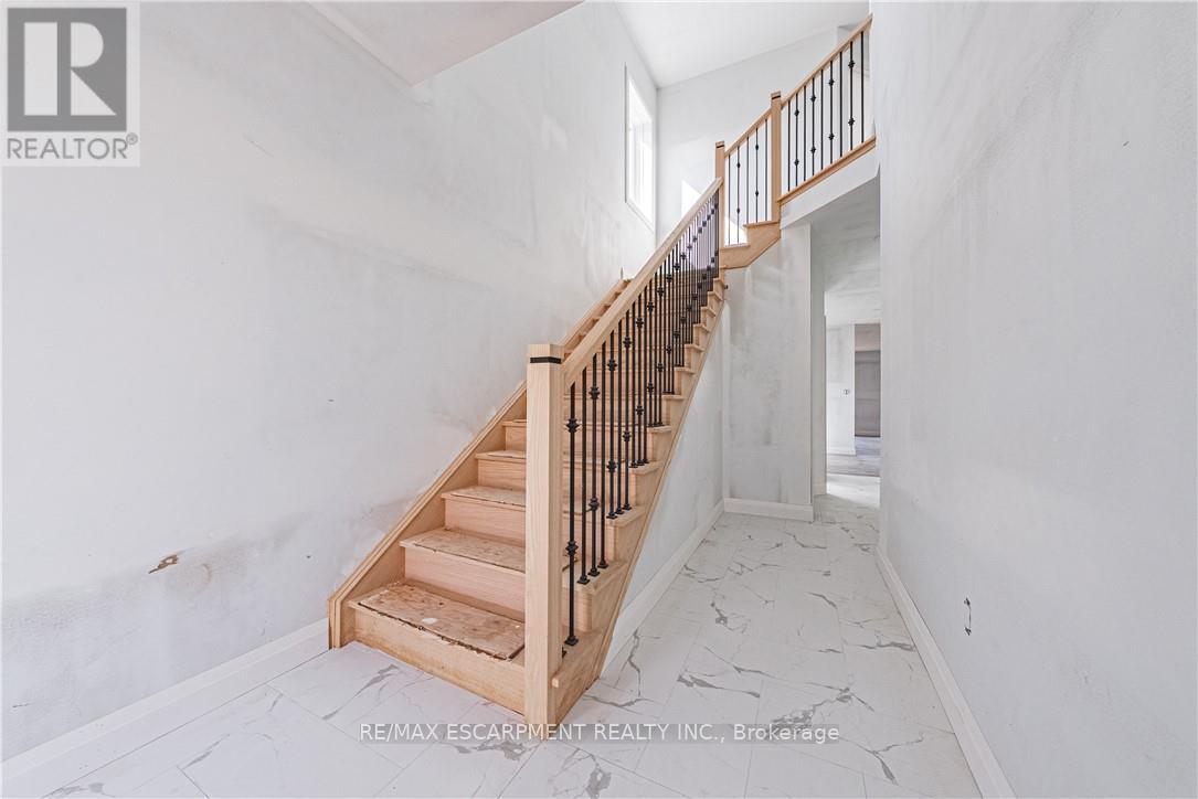 39 Norwich Road, Hamilton, Ontario  L8E 1Z7 - Photo 14 - X12489004