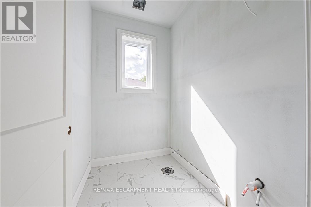 39 Norwich Road, Hamilton, Ontario  L8E 1Z7 - Photo 16 - X12489004