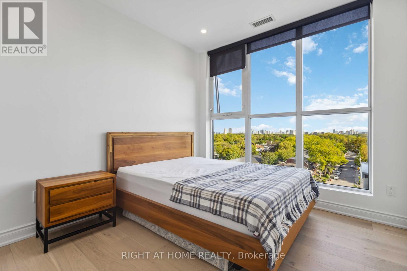 Ph801 - 2301 Danforth Avenue, Toronto, Ontario  M4C 0A7 - Photo 10 - E12489020