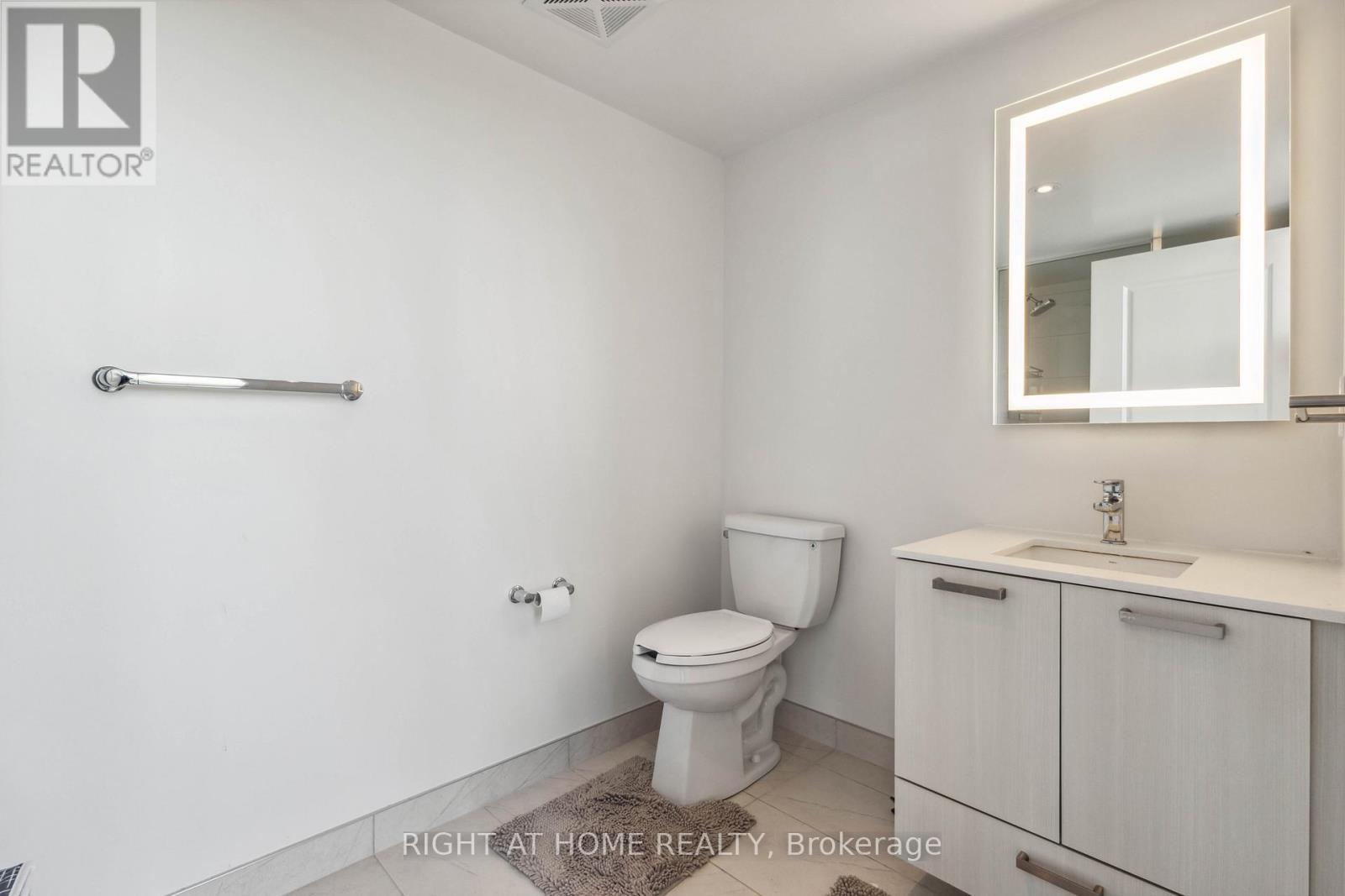 Ph801 - 2301 Danforth Avenue, Toronto, Ontario  M4C 0A7 - Photo 12 - E12489020